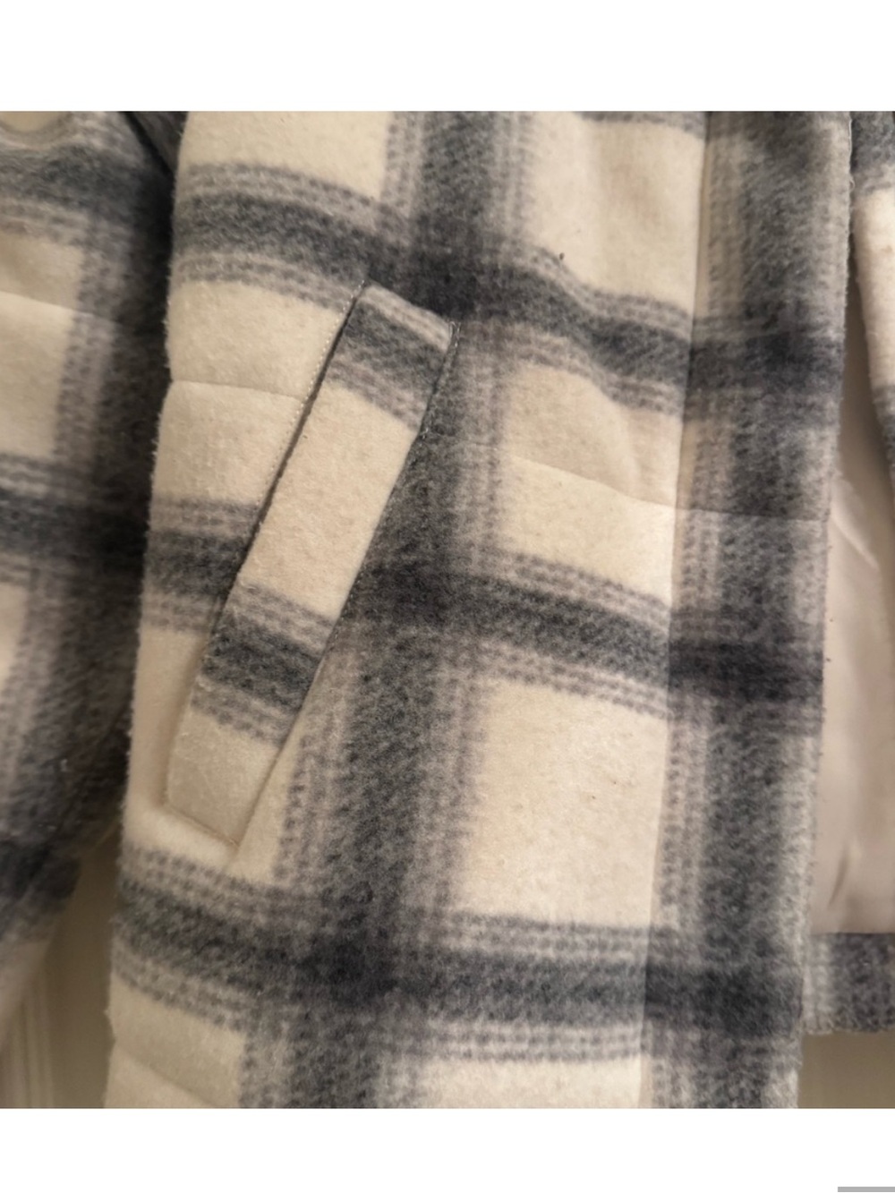 Abercrombie & Fitch Ivory and Gray Plaid Puffer Jacket - Picture 5 of 8